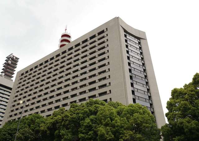デモ行進中に機動隊員に暴行　中核派活動家とみられる20代の女と70代の男を現行犯逮捕